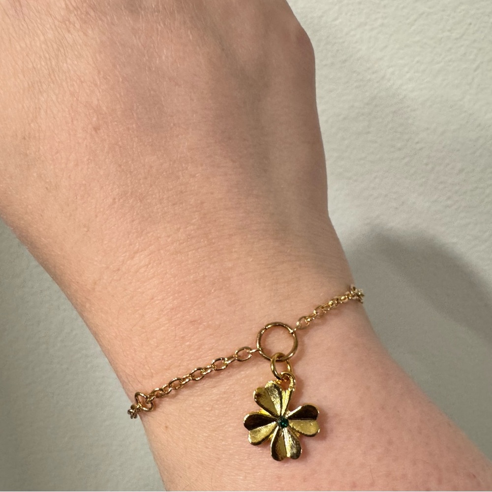 Handmade Chain Bracelet with Vintage Four Leaf Clover Charm - Picture 2 of 9